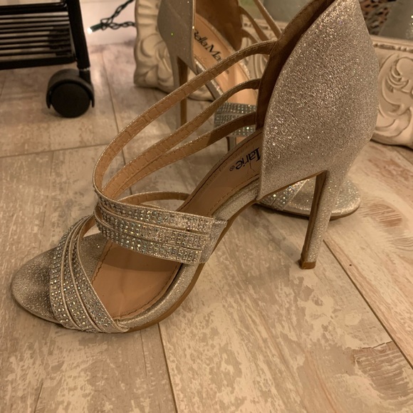 Heels - Picture 3 of 4